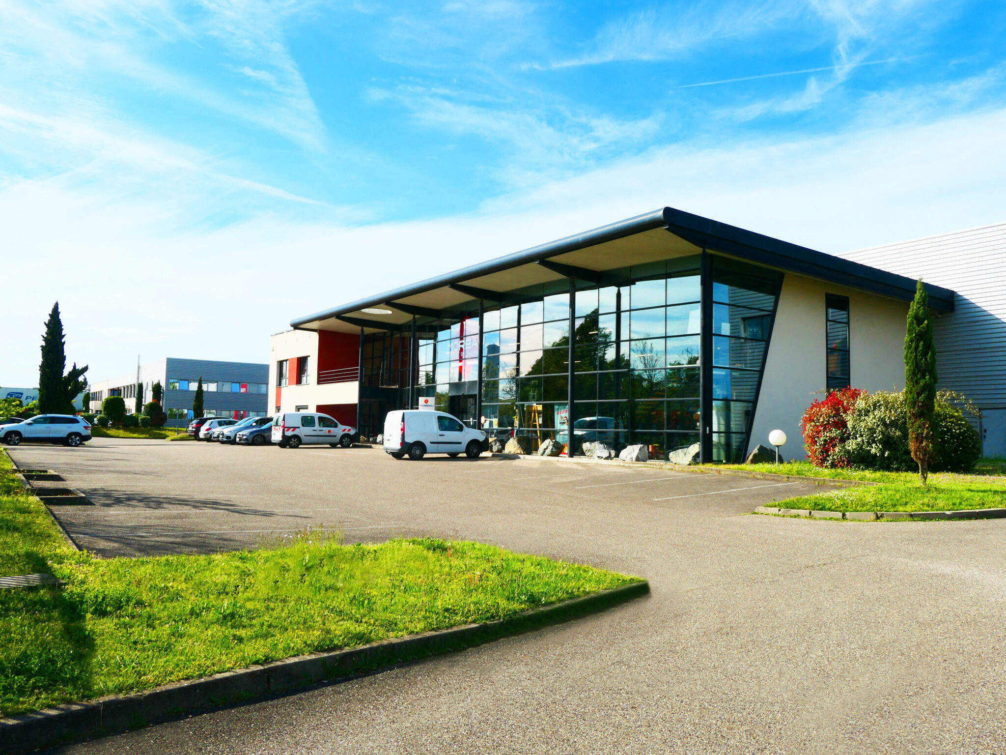 Photo du bâtiment de la société Moreau situé à Saint Priest et plus précisément le siège social